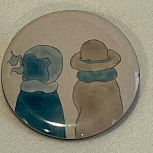 VINTage Round Brooch Couple Illustration Signed Tch. Québec